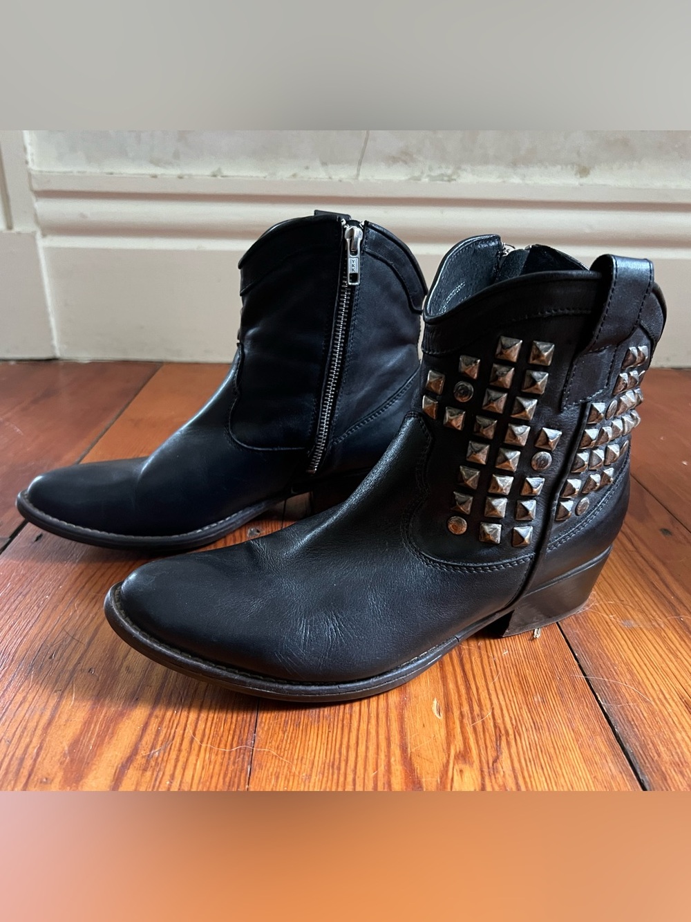 Studded Black Leather Ankle Boots - Steve Madden - size 40